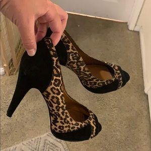 Sexy peep toe black suede and cheetah print pumps